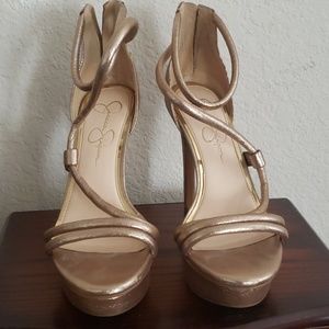 Jessica Simpson platform